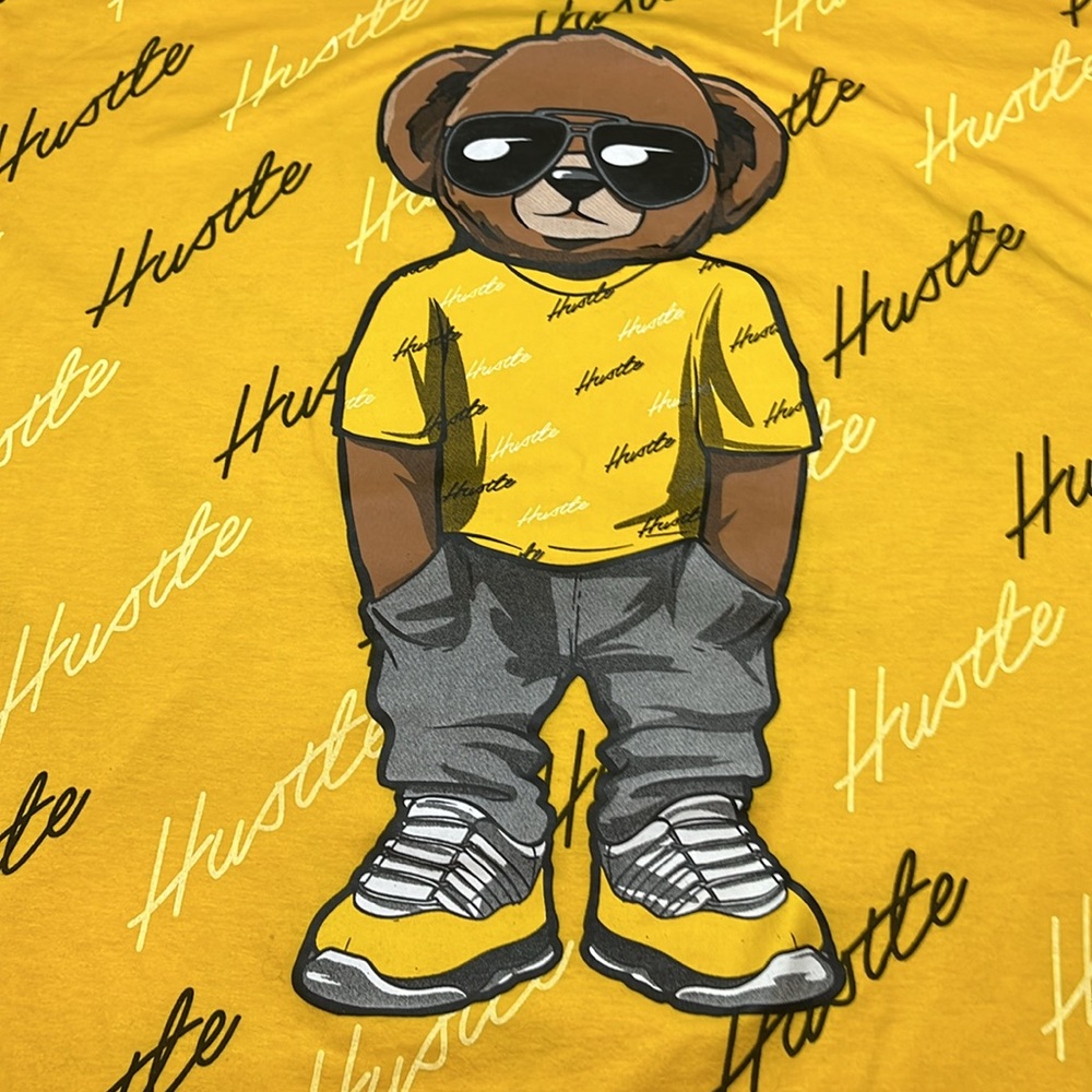 HUSTLE OG YELLOW T SHIRT BROWN Bear in glasses & jeans hustle spellout men’s 3xl